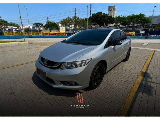HONDA CIVIC 2.0 LXR 16V FLEX 4P AUTOMÁTICO HONDA CIVIC 2.0 LXR 16V FLEX 4P AUTOMÁTICO